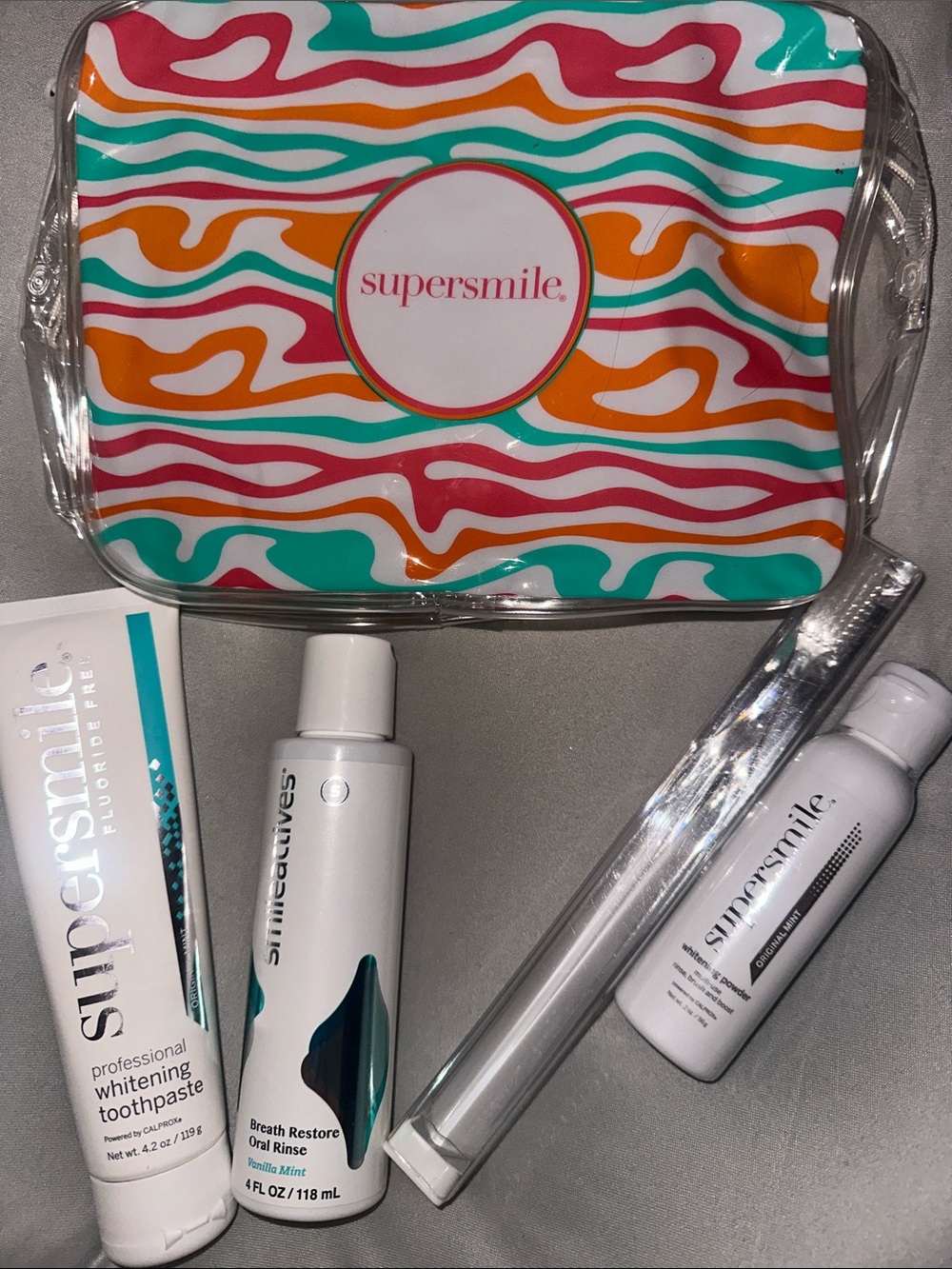 Supersmile Professional Whitening Set - Toothpaste, brush, powder & oral rinse
